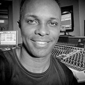 Imagem de capa para o Ebook Curso Equalizacão de áudio