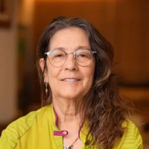 Imagem de capa para o Curso online Programa Online de Astrologia com Cláudia Lisboa - Modular (parte 1)